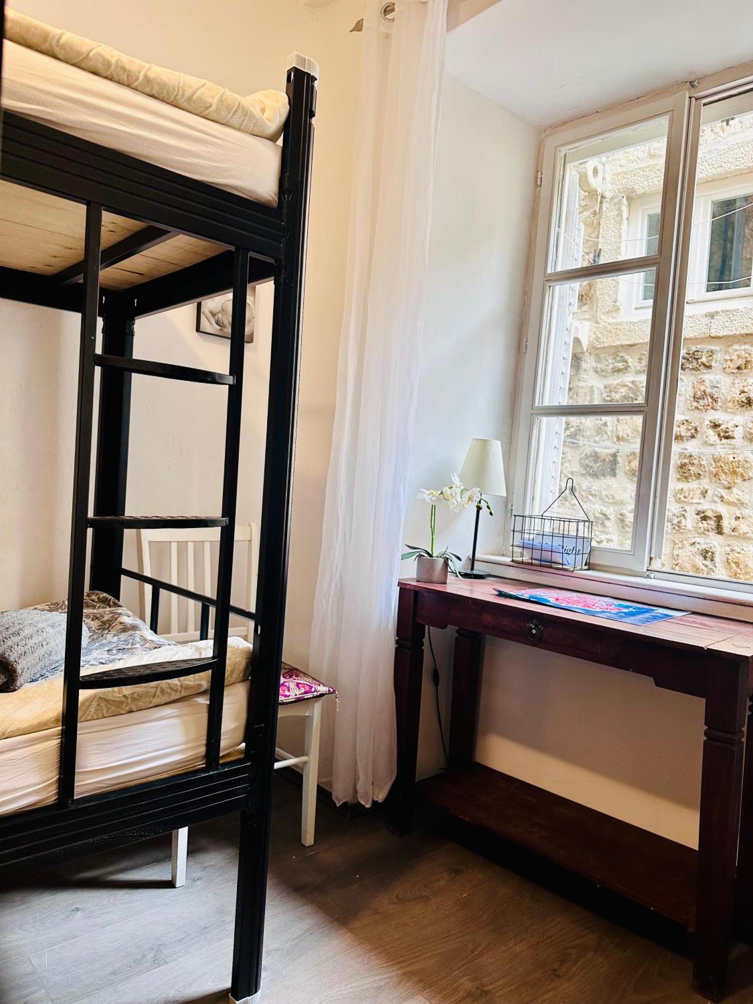 Bett im gemischten Schlafsaal mit 4 Betten